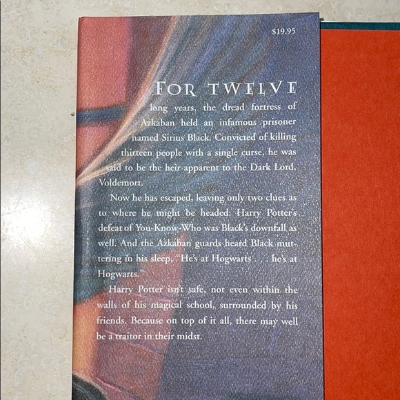 Harry Potter and the Prisoner of Azkaban book 3 - Picture 2 of 7